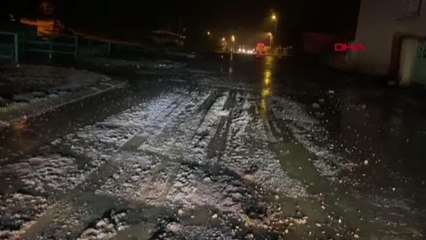 Son dakika haberi... AFYONKARAHİSAR SAĞANAK SONRASI SEL OLUŞTU, EVLER VE TARIM ARAZİLERİNİ SU BASTI