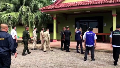 โป่งน้ำร้อนร่วมตลาดบ้านแหลมมอบชุดPPEให้ จนท.กัมพูชา