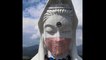 Au Japon, un masque placé sur une statue géante de déesse bouddhiste pour prier pour la fin de la pandémie
