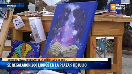 Se regalaron 200 libros en la plaza 9 de Julio