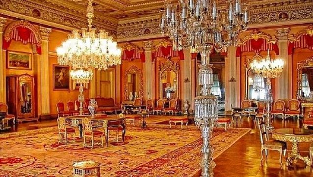 Dolmabahçe Sarayı'ndaki 92 kilogramlık altın vazolara ne oldu? CHP'li Tanal, konuyu Meclis gündemine taşıdı