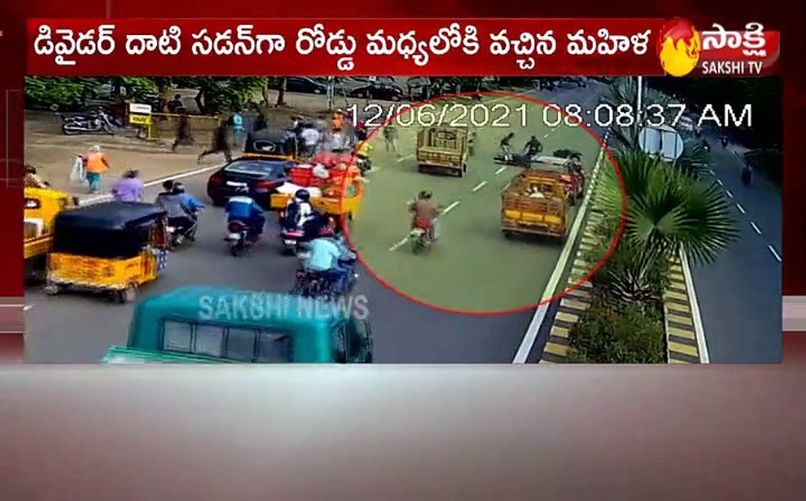 రాయదుర్గం పోలీస్‌స్టేషన్ పరిథిలో రోడ్డు ప్రమాదం