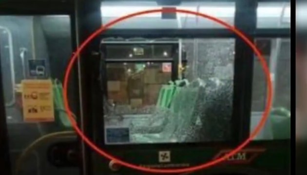 Milano - Rubano estintori dai treni e li svuotano in un bus: denunciati 8 minorenni (16.06.21)