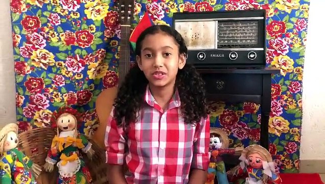 Alunos da EC 06 de Taguatinga recitam cordéis e ensinam receitas em concurso junino