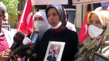 Çocuğunu terörün elinden kurtarmak isteyen bir anne daha HDP önündeki evlat nöbetine katıldı