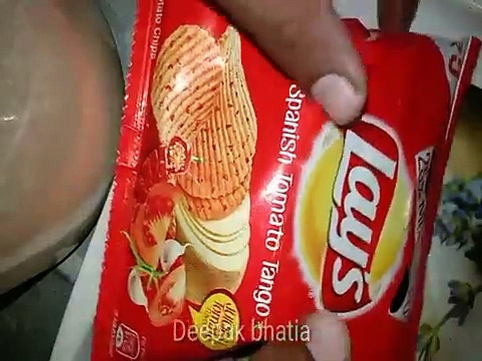 Lays spanish tomato tango potato chips