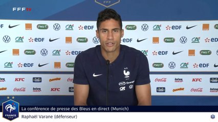 Varane revient sur la polémique du genou à terre