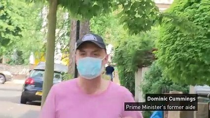 Dominic Cummings speaks to reporter