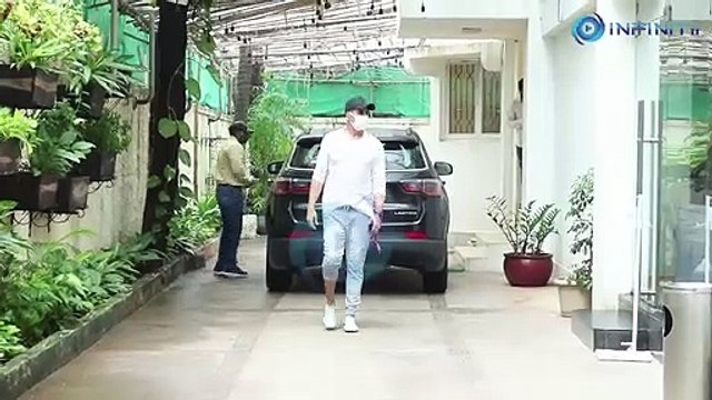 Akshay Kumar announces Bell Bottom Release Date