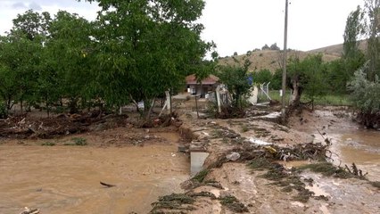 Kırıkkale'de sağanak dereleri taşırdı, baskınlara yol açtı