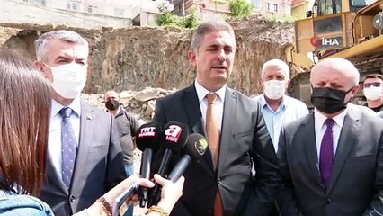 Mamak Belediye Başkanı Köse, temeli çöken ve otoparkı hasar gören binada incelemelerde bulundu