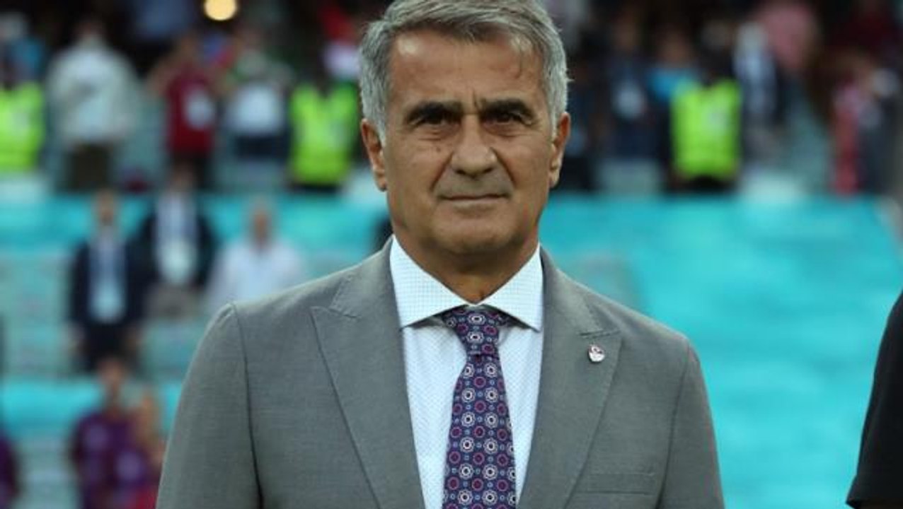 Milli Takım Teknik Direktörü Şenol Güneş'e sosyal medyada tepki yağıyor