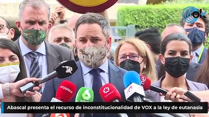 Abascal presenta el recurso de inconstitucionalidad de VOX a la ley de eutanasia