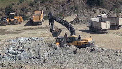 HAKKARİ - Çöp sorunu entegre katı atık tesisiyle ortadan kalkacak