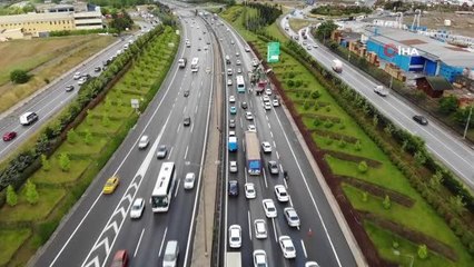 TEM'de otomobil takla attı, uzun araç kuyrukları oluştu