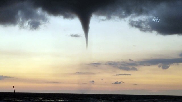 HATAY - Samandağ ilçesinde denizde hortum oluştu