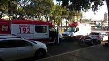 Duas ambulâncias do Samu são chamadas para atenderem idoso na Avenida Brasil, no Centro