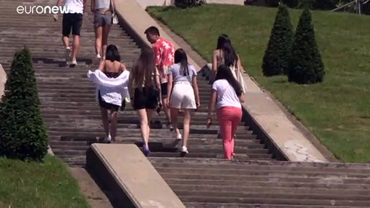 Frankreich hebt Ausgangssperre auf