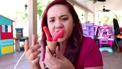 Wendy Pretend Play with ICE CREAM Drive Thru Toy Store