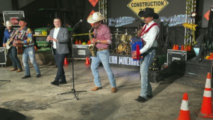 La Maquinaria Norteña - Con Ese Corazón (En Vivo)
