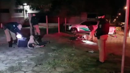 Em fuga da PM, motociclista se envolve em colisão contra carro e fica ferido no Centro de Cascavel