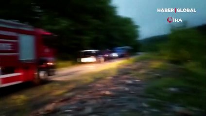 Görüntü Samsun'dan! Sel suları aracı 3 kilometre sürükledi