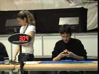 Nouveau record du monde de rubik par Edouard Chambon 9.18