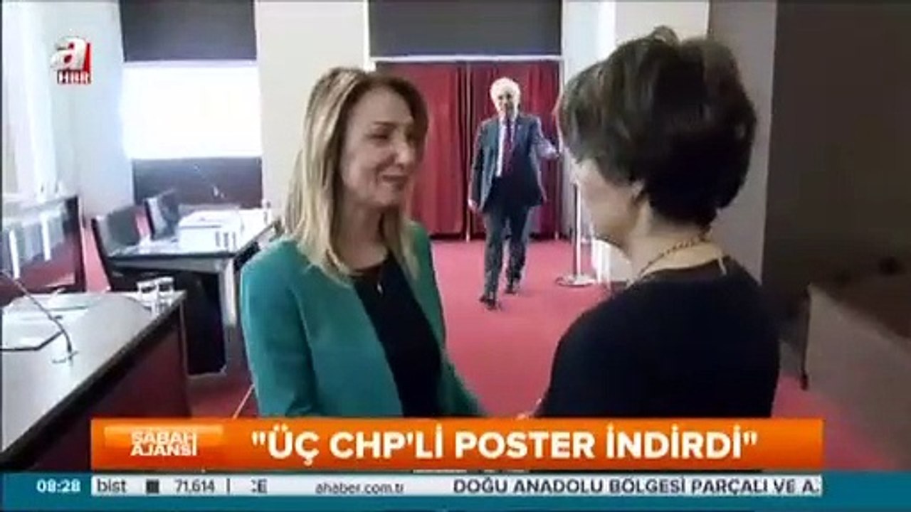 3 kişi Mustafa Kemal'in posterini indirdi
