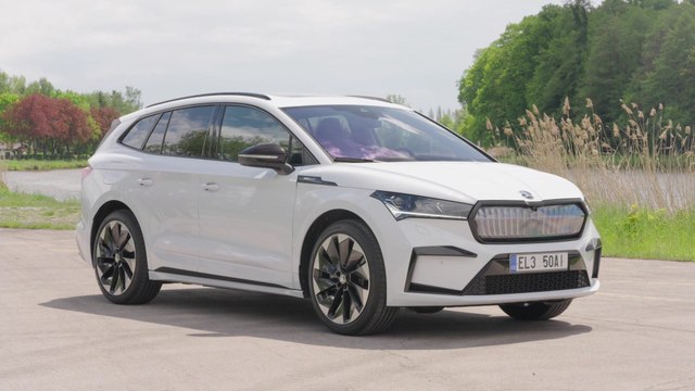 ŠKODA ENYAQ SPORTLINE iV Design in Moon White