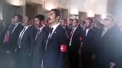 Anıtkabir'de ilginç bir tapınma ayini