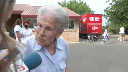 El 'Primabuela Sound', pone a bailar a los ancianos de una residencia de Lleida