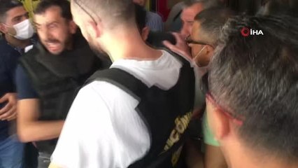 Son dakika haberleri... İzmir'de hareketli dakikalar: HDP İzmir İl Örgütünde silahlı şahıs alarmı