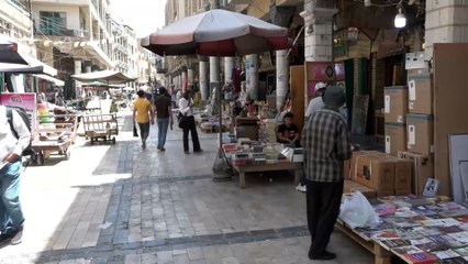 شارع المتنبي الوجهة الأشهر لشراء الكتب في العراق