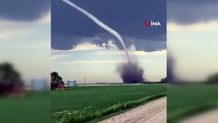 - Kanada'da dev hortum kamerada