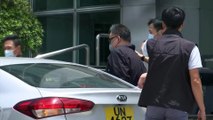 Elvitték a rendőrök a hongkongi Apple Daily főszerkesztőjét