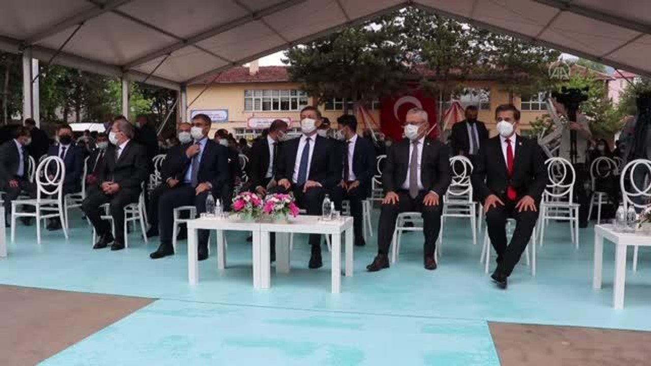 Selçuk: "Bizim sorumluluğumuz yurdumuzun her bir köşesinde her bir evladımızı ayırmadan her birine imkanlar sağlamak ve onların daha iyi bir eğitim...