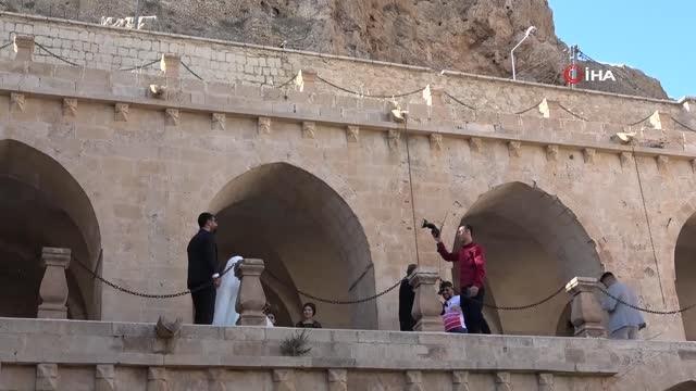 Gelin ve damatların dış mekan çekim tercihi Zinciriye Medresesi oldu: Yurt dışından gelenler bile var