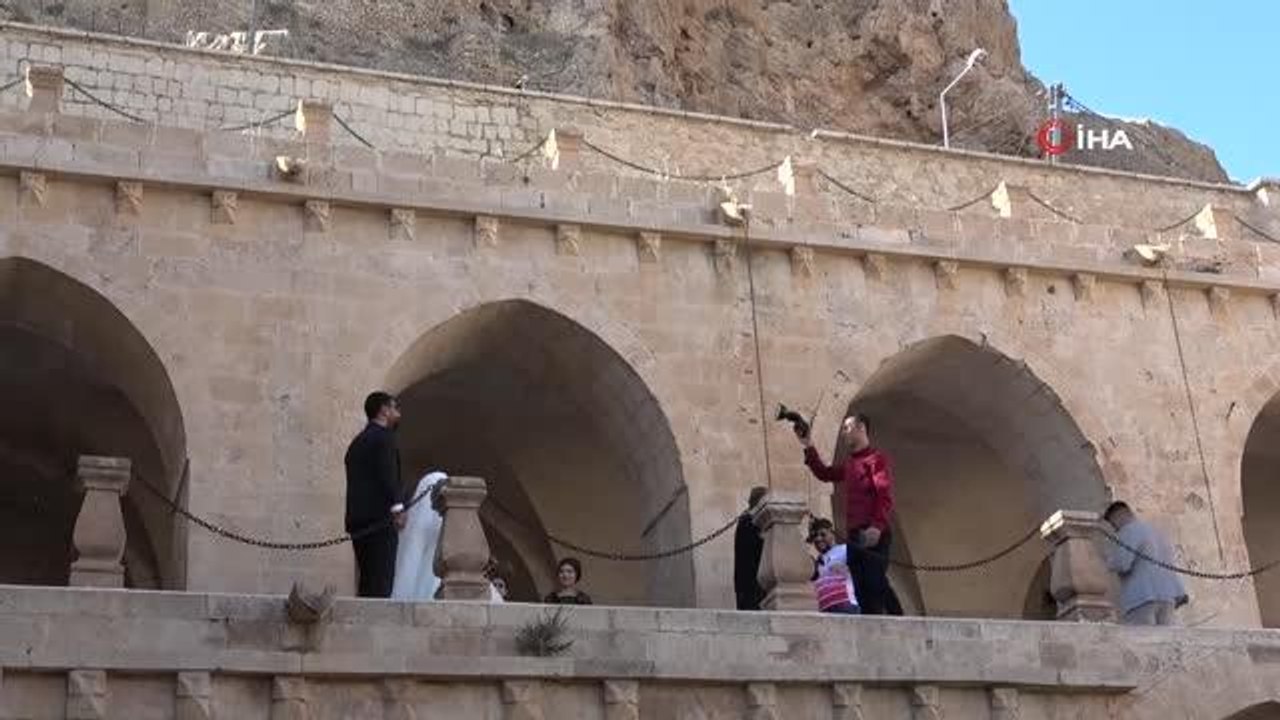 Gelin ve damatların dış mekan çekim tercihi Zinciriye Medresesi oldu: Yurt dışından gelenler bile var