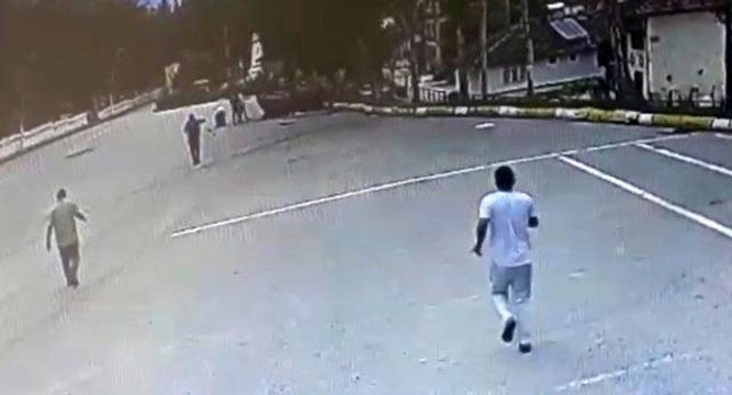 Son dakika: Tokat'ta 6 kişinin yaralandığı kaza anı güvenlik kamerasına yansıdı