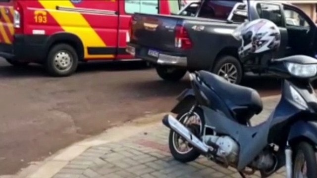 Caminhonete e motocicleta se envolvem em colisão no cruzamento entre as Ruas Manaus e Marechal Deodoro