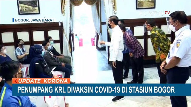 Penumpang dan Petugas KRL Bogor Terima Vaksinasi Covid-19