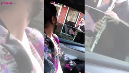 Koray Avcı'dan sokak sanatçısıyla muhteşem düet!