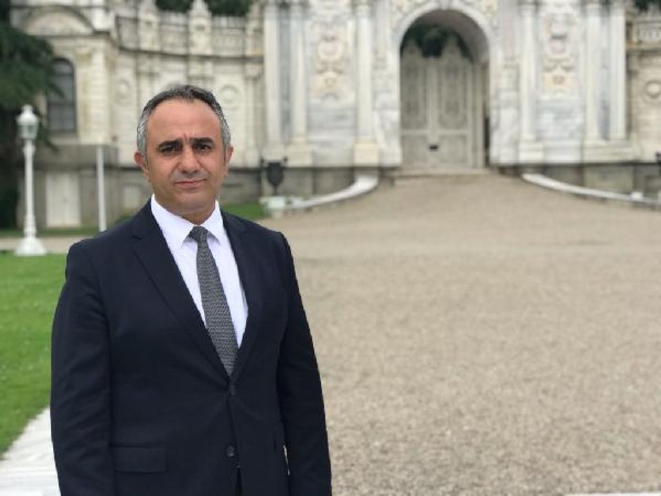 MİLLİ SARAYLAR MÜZECİLİK VE TANITIM BAŞKANI ADNAN GAYHAN'DAN, KAYIP 2 VAZO İDDİALARINA YANIT