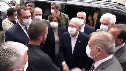 İSTANBUL - Kılıçdaroğlu'dan inşaat sahasında yaşamını yitiren çocuğun ailesine taziye ziyareti