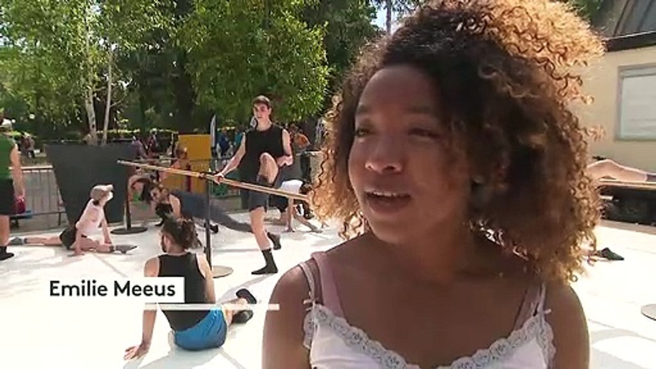 A Nancy, le Ballet national de Lorraine répète en plein air et en public dans un parc de la ville
