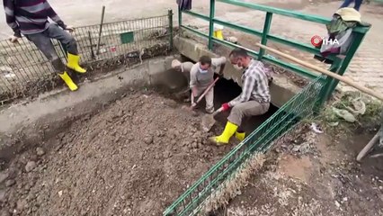 Afyonkarahisar’da 3 ev sular altında kaldı