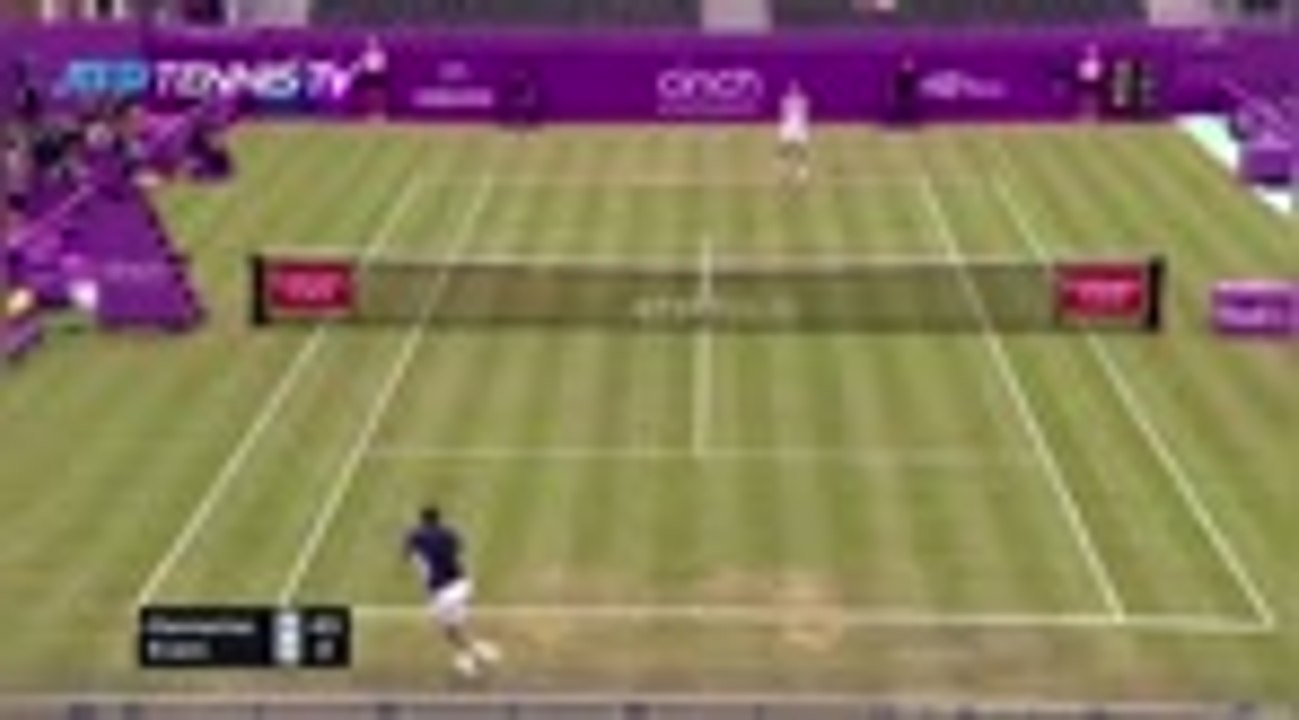Queen's - Mannarino sorti par Evans
