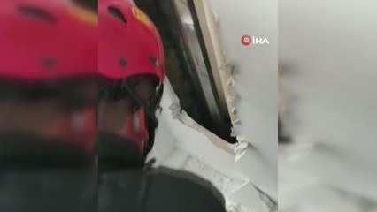 Duvardaki yılan böyle yakalandı