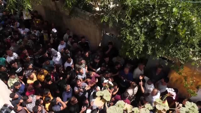 İsrail askerlerince açılan ateş sonucu yaşamını yitiren Filistinli çocuk son yolculuğuna uğurlandı