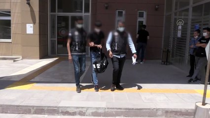 MANİSA - Yolcu otobüsünde 10 kilogram uyuşturucuyla yakalanan 2 şüpheli tutuklandı